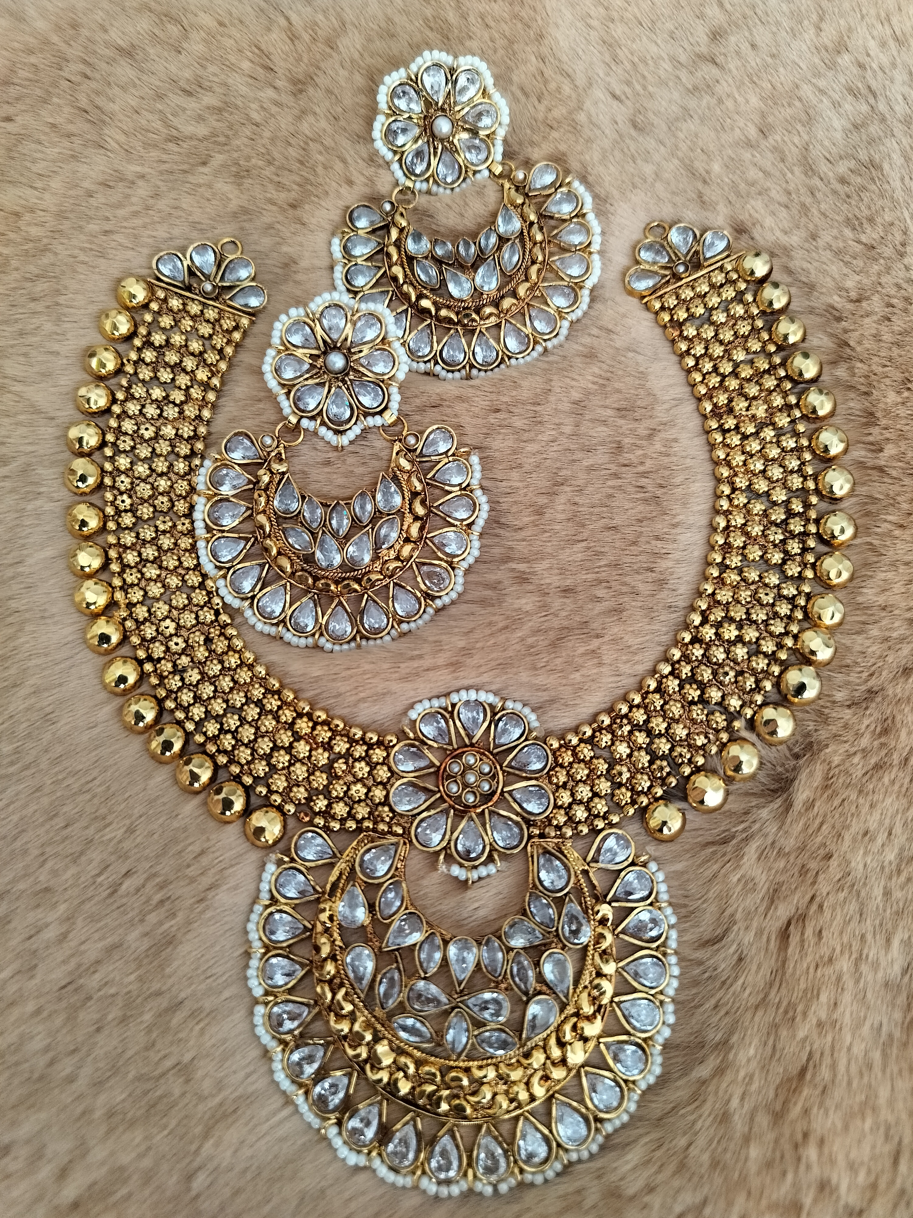 Desi Goldplated Ear Ring